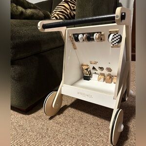 AWESOME ACTIVITY WALKER lightly used!